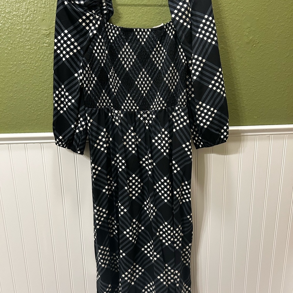 Elegant Black, White and Emerald Plaid Dress